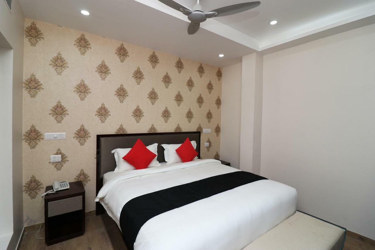 Capital O 37152 Naveen Continental Prayagraj Exterior photo