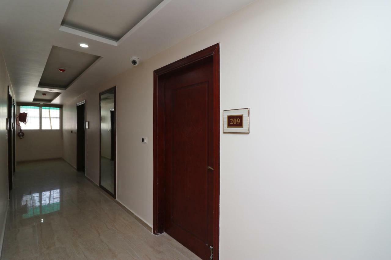 Capital O 37152 Naveen Continental Prayagraj Exterior photo